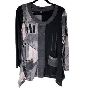 LAVENA Black &  White Tunic size Medium